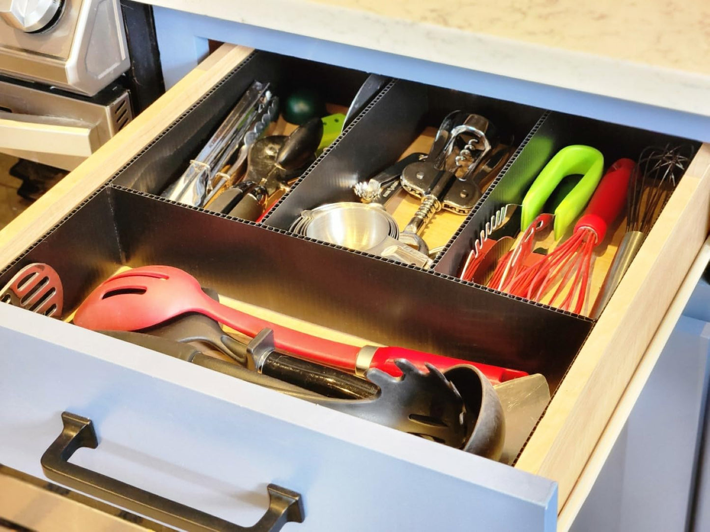 DRAWER DADDY Adjustable drawer dividers. The world’s most customizable drawer organizer for the kitchen, bathroom, desk, toolbox, and more. Installs in minutes; lasts a lifetime.