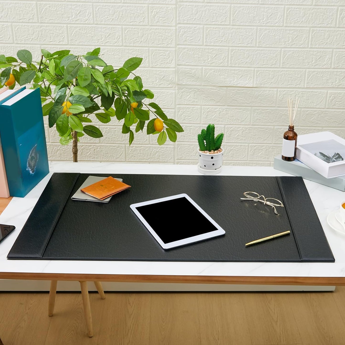 Leather Desk Pad Protector 30" x 18" Leather Desk Blotter with Side Rails Desk Mat for Office Home Workplace Desktop Writing Board Christmas Gifts for Dad Husband(Black)