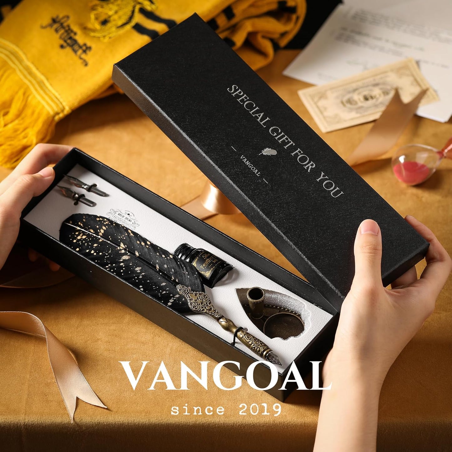 VANGOAL Vintage Black Feather Pen and Ink Set, Classic Series Goose Quill With Carving Stand, Calligraphy Nibs, Black Dip Ink, Antique Writing Gift for Writer